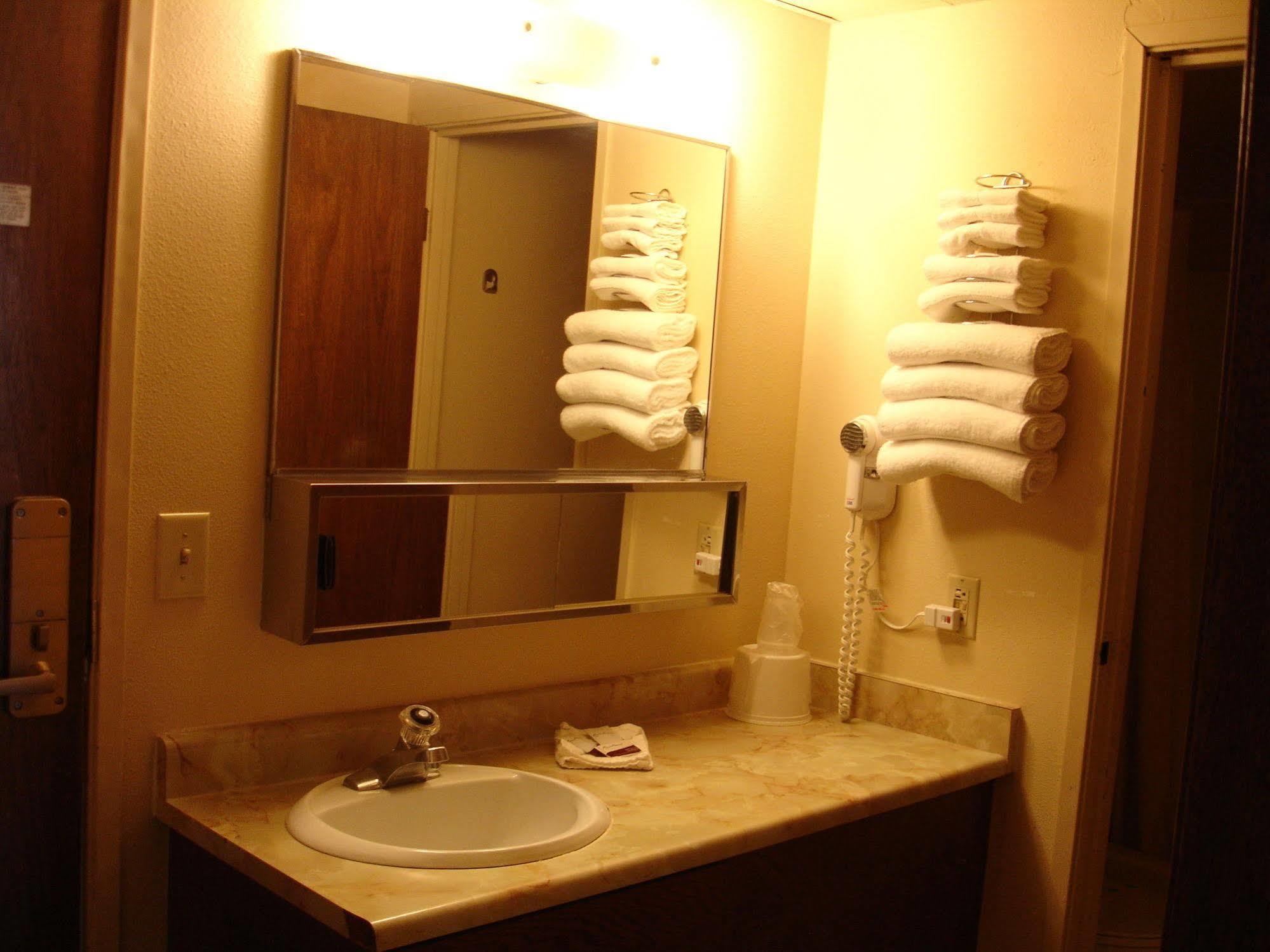 Budget Motel Delta Ngoại thất bức ảnh
